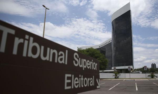 Presidente do TSE adia eleições em Macapá
