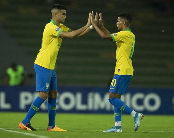 Pedrinho e Reinier pedem fim de comparações entre eles: "Esses torcedores são muito chatos"