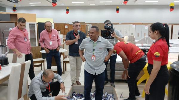 Armaz&eacute;m Para&iacute;ba de Floriano realiza &uacute;ltimo sorteio da campanha de anivers&aacute;rio de 67 anos.(Imagem:FlorianoNews)