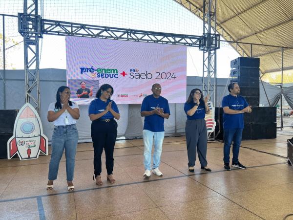  Mais de 1.500 estudantes de Valen&ccedil;a e Regenera&ccedil;&atilde;o participaram do Pr&eacute;-Enem Seduc e Pr&eacute;-Saeb.(Imagem:Divulga&ccedil;&atilde;o)