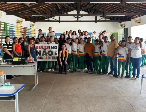 CMDCA de Floriano realiza palestra sobre bullying para estudantes do município