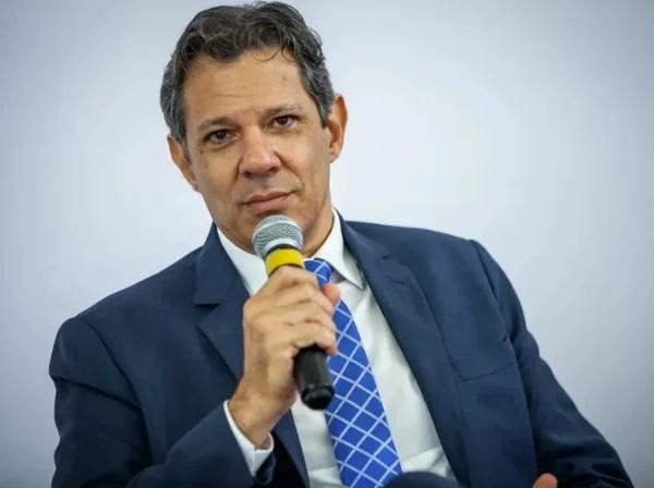 Haddad confirma que isenção para sites chineses continua em até U$ 50