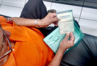 Seis assaltantes trancam aposentado e roubam carro no Lourival Parente