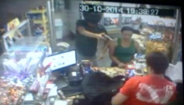 Polícia registra roubo a transeunte e assalto a mão armada em Floriano