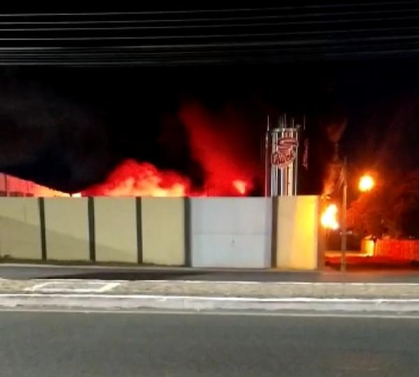 Incêndio atinge pela segunda vez sorveteria em Floriano