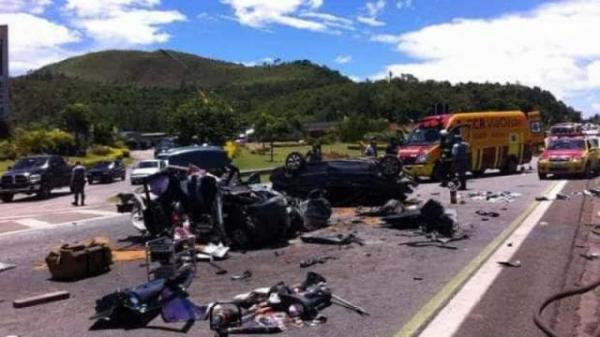 Grave acidente com ônibus mata quatro pessoas