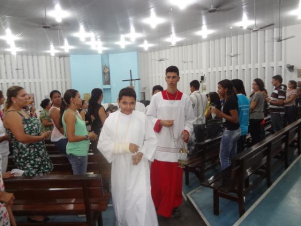 Cat&oacute;licos celebram Corpus Christi com missa e prociss&atilde;o em Floriano.(Imagem:Floriaonews)