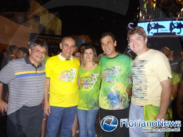 Chicabana agita arrast&atilde;o na abertura do carnaval de Floriano.(Imagem:FlorianoNews)