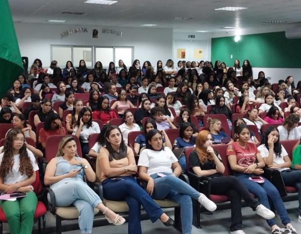 Secretaria das Mulheres realiza palestra sobre prevenção à violência doméstica