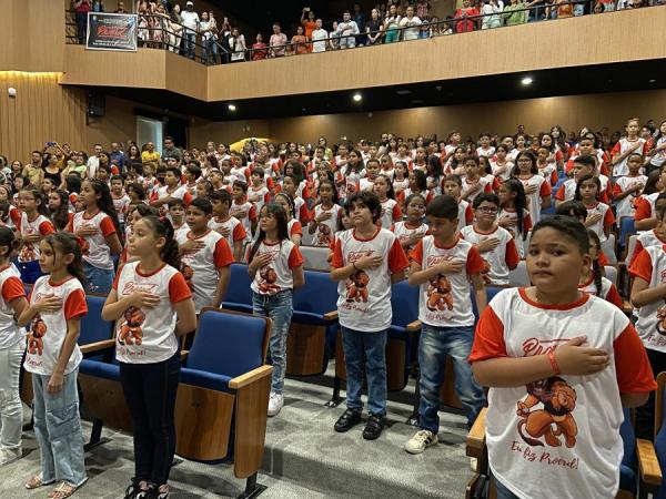 Brilhantes amanh&atilde;s: alunos do Sesc participam de formatura do Proerd.(Imagem:Divulga&ccedil;&atilde;o)
