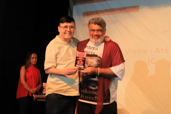 Conheça os premiados com o Troféu Harém 40 Anos no Festival Nacional de Teatro do Piauí(Imagem:Ascom Escalet)