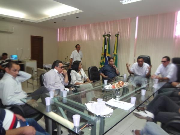 Prefeitura de Floriano oficializa a saída dos secretários