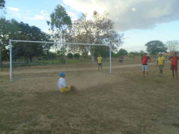 Atl&eacute;ticos vence torneio esportivo na localidade L-3.(Imagem:FlorianoNews)