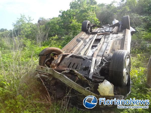 Grave acidente entre moto e carro deixa v&iacute;tima fatal na PI-140.(Imagem:FlorianoNews)