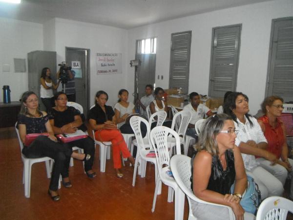 Professores do Programa ProJovem Urbano recebem capacita&ccedil;&atilde;o.(Imagem:FlorianoNews)
