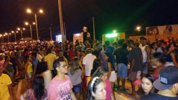 Arrastão dos Paredões marca o terceiro dia de Carnaval em Floriano