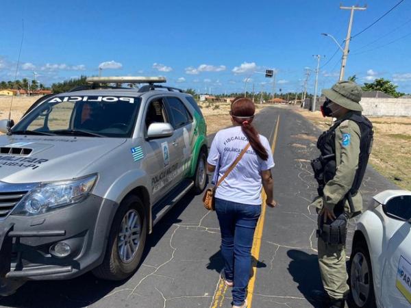 Barreiras são montadas nas estradas que dão acesso a pontos turísticos no litoral do Piauí