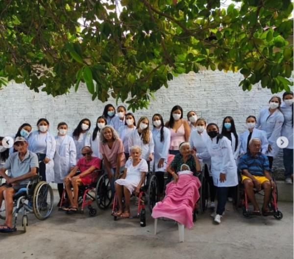 UNIGRAND realiza a&ccedil;&atilde;o de cuidado e bem-estar na Casa do Idoso Manoel da Guia.(Imagem:Reprodu&ccedil;&atilde;o/Instagram)