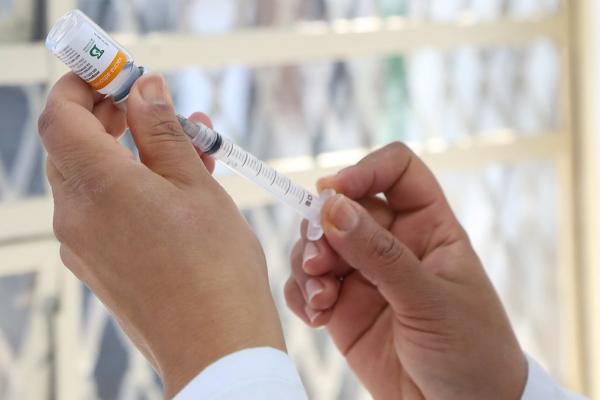 Governador diz que Piauí receberá em setembro 500 mil doses de Coronavac