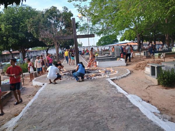 Dia de Finados em Floriano é marcado por missas e visitação aos cemitérios.(Imagem:FlorianoNews)