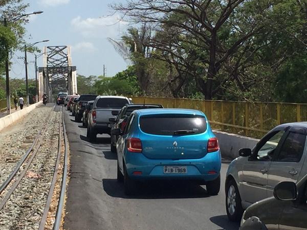 Strans interdita parcialmente circulação de veículos na Zona Leste