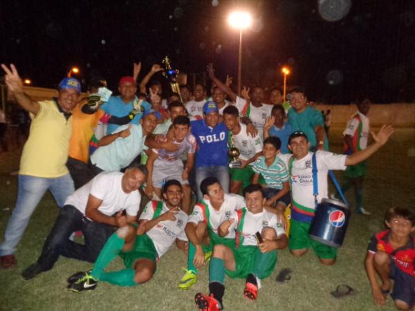 Emo&ccedil;&atilde;o e festa assinalam final do Campeonato Baronense 2015.(Imagem:FlorianoNews)