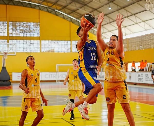 Jogador de basquete apoiado pelo Bolsa Atleta Piau&iacute; conquista vaga para representar o estado nos Jogos Universit&aacute;rios Brasileiros(Imagem:Ascom Secepi)