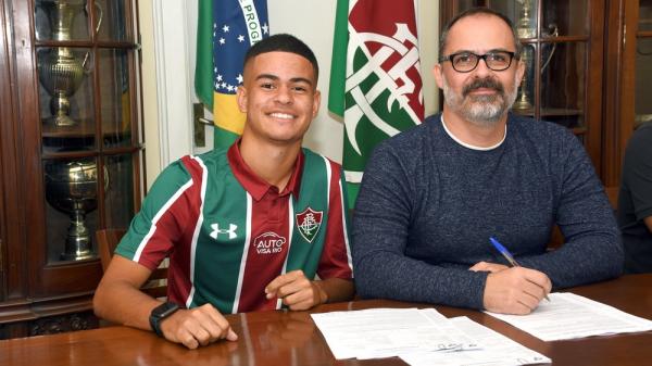 Ousado dentro e fora de campo, Miguel começa a virar realidade no Fluminense: "Melhor noite da vida"