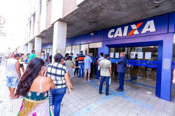 Agências da Caixa abrem 2 horas mais cedo em todo o país