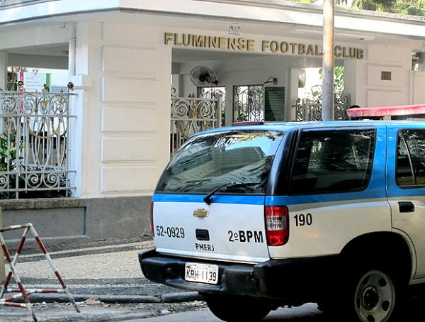 Segurança reforçada e escolta da polícia antes da palavra de Fred