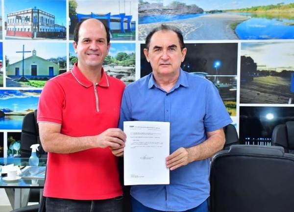 Prefeito recebe relatório do Fundo de Previdência e atualizações sobre construção da nova sede