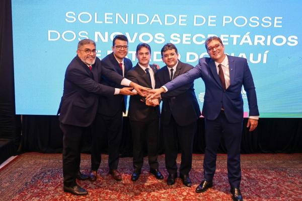 Governador empossa novos secretários de Saúde e Segurança e pede foco na melhoria de índices