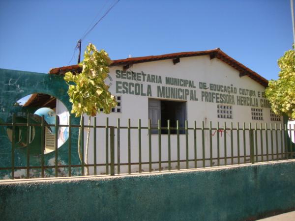 Escola Municipal Hercilia Camar&ccedil;o(Imagem:Amarelinho)