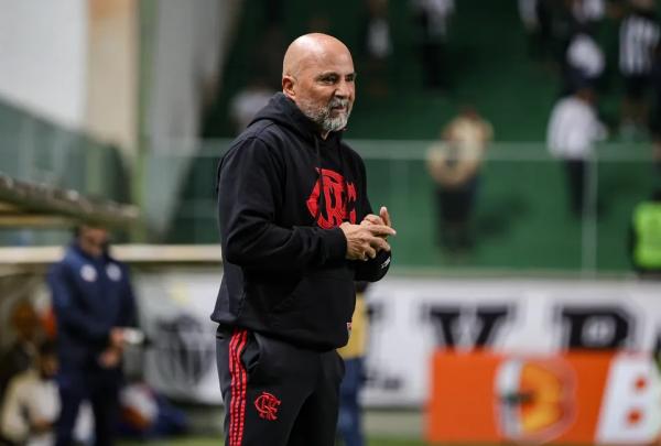 Flamengo abre a semana com o desafio de estancar conflito exposto entre Pedro e Sampaoli