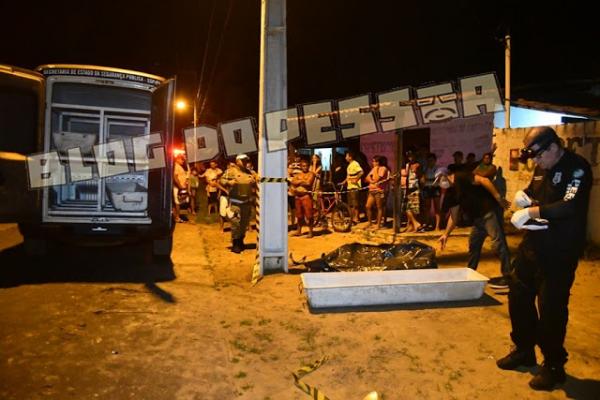 Motociclista morre após colidir em poste ao sair de bar em Parnaíba