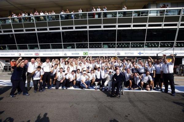 Equipe Williams comemora bom resultado de Felipe Massa e Valtteri Bottas no GP da It&aacute;lia.(Imagem:Reprodu&ccedil;&atilde;o)