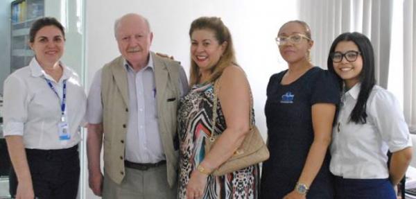 Faculdade de Floriano recebe visita de brit&acirc;nicos.(Imagem:FAESF)