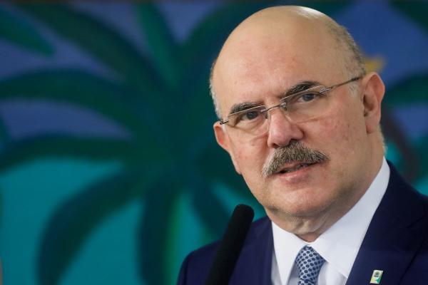 PGR denuncia ministro da Educação, Milton Ribeiro, ao STF por homofobia