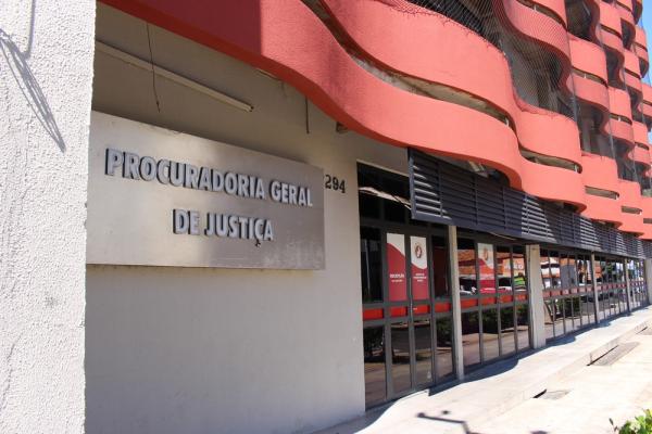 MP ingressa com ação civil contra prefeito por compra de combustível sem licitação