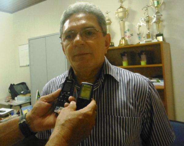 Prefeitura de Floriano luta para conseguir liberação do PDDE