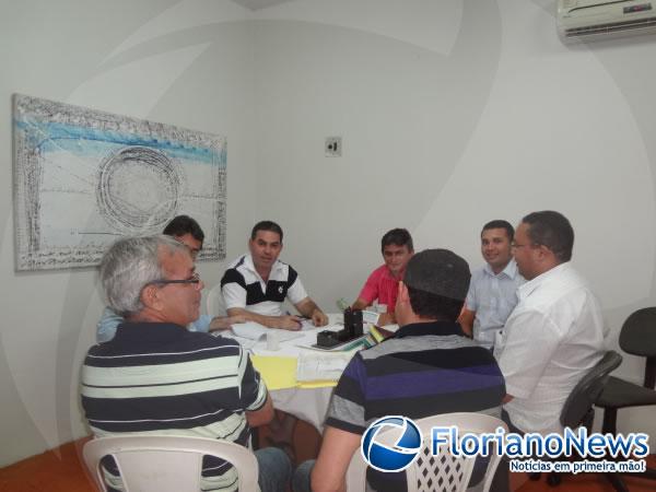 Comiss&atilde;o Organizadora do Carnaval realizou reuni&atilde;o de trabalho.(Imagem:FlorianoNews)