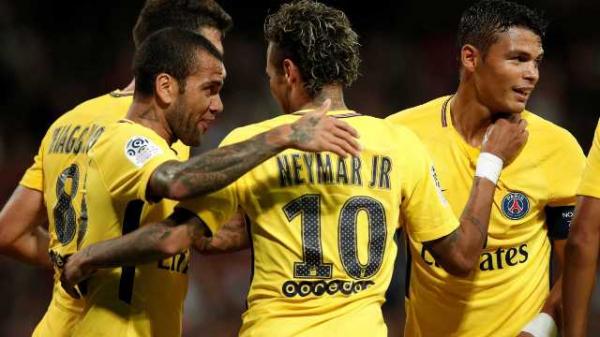 Dani Alves, T. Silva e Neymar são os mais convocados na atual seleção