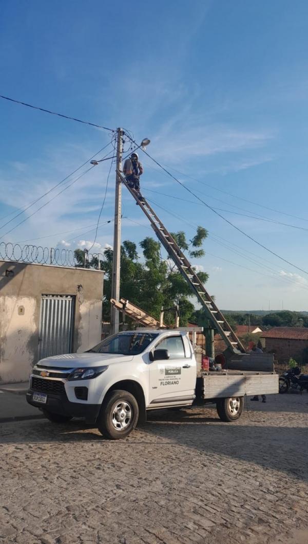 Prefeitura de Floriano realiza 590 serviços de iluminação pública no mês de outubro