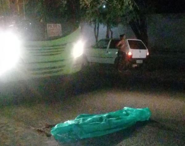 Homem é atropelado por ônibus na Capital e motorista foge