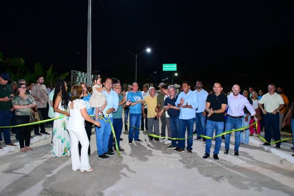 https://floriano.pi.leg.br/camarafloriano/noticia/exibir/?id=14852(Imagem:Divulga&ccedil;&atilde;o/ Camara Municipal de Floriano)
