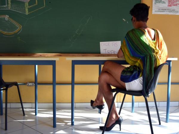 Aluno transgênero poderá escolher o banheiro e o tipo de uniforme escolar