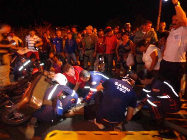 Motoqueiros ficam feridos em colis&atilde;o na BR-230.(Imagem:FlorianoNews)