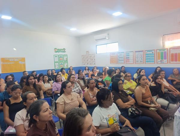 Prefeitura de Floriano capacita profissionais da educação em dois dias de imersão e planejamento