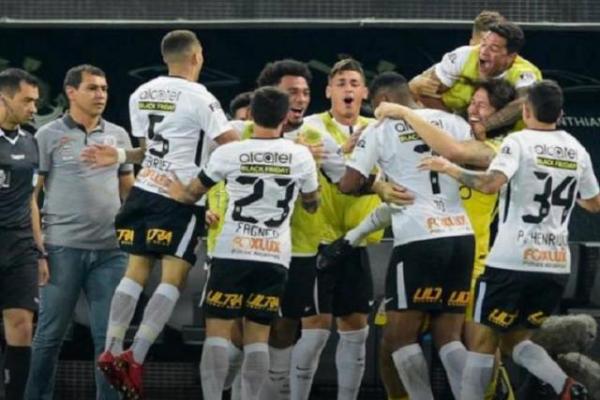 É hepta! Corinthians vence o Fluminense e é campeão brasileiro