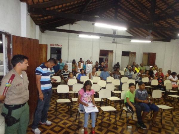 Empossada nova diretoria da Associa&ccedil;&atilde;o de Moradores do Bairro Samba&iacute;ba Velha.(Imagem:FlorianoNews)